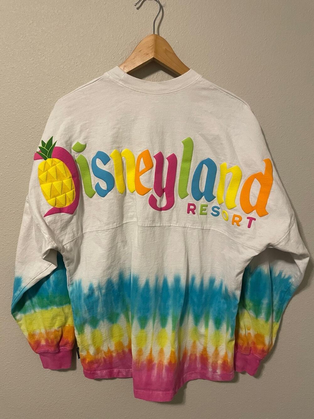 Disneyland Spirit Jersey Womens M Rainbow Dip Tie Dye Pineapple Colorful READ